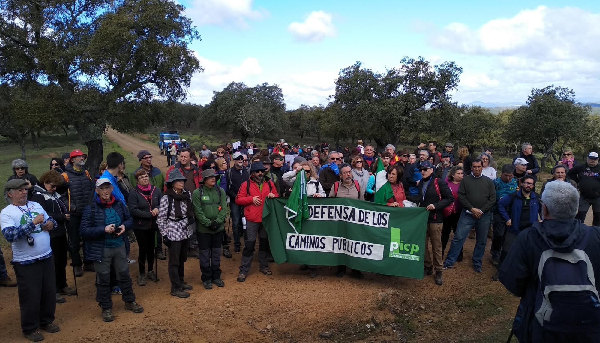 Marcha reivindicativa para recuperar la vereda Salto de la Trocha en la Sierra Morena de Sevilla 03